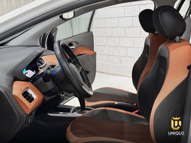 Chevrolet Onix 1.4 MPFI ACTIV 8V FLEX 4P AUTOMÁTICO 2017 branco à venda na Unique Automóveis em Indaiatuba — foto 11