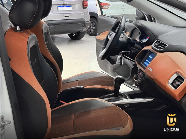 Chevrolet Onix 1.4 MPFI ACTIV 8V FLEX 4P AUTOMÁTICO 2017 branco à venda na Unique Automóveis em Indaiatuba — foto 13