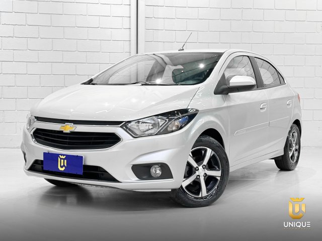 Chevrolet Onix 1.4 MPFI LTZ 8V FLEX 4P AUTOMÁTICO 2017/2018 prata à venda na Unique Automóveis em Indaiatuba — foto 2