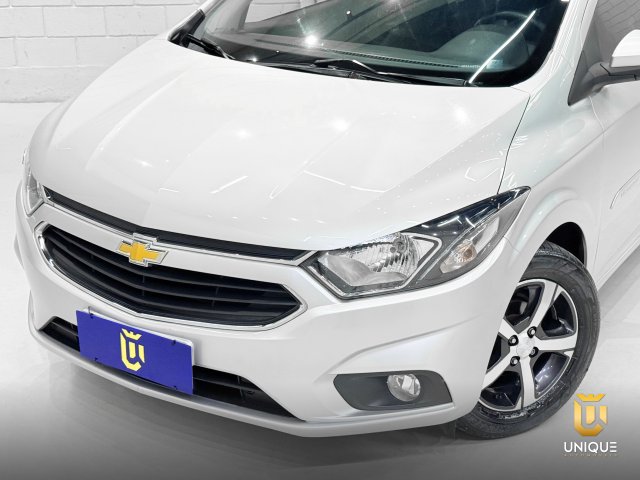 Chevrolet Onix 1.4 MPFI LTZ 8V FLEX 4P AUTOMÁTICO 2017/2018 prata à venda na Unique Automóveis em Indaiatuba — foto 3