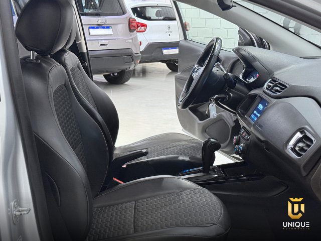 Chevrolet Onix 1.4 MPFI LTZ 8V FLEX 4P AUTOMÁTICO 2017/2018 prata à venda na Unique Automóveis em Indaiatuba — foto 18