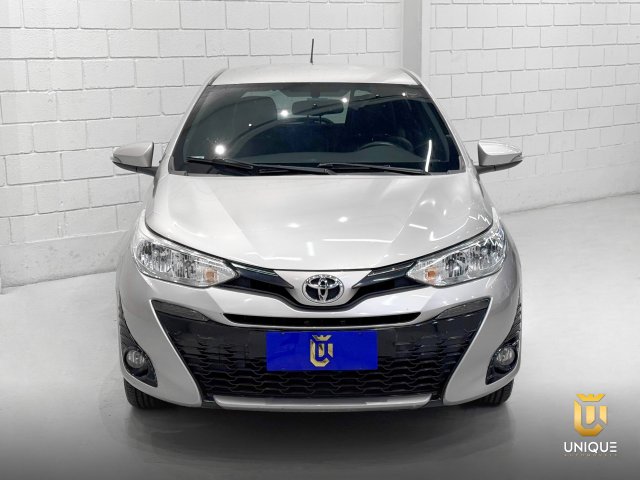 Toyota Yaris Hatch 1.5 16V FLEX XS MULTIDRIVE 2018/2019 prata à venda na Unique Automóveis em Indaiatuba — foto 4