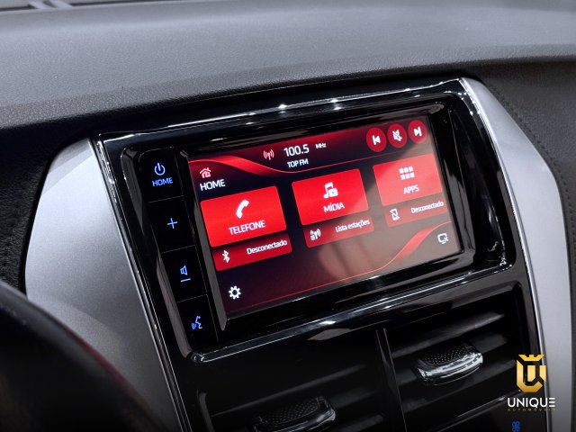 Toyota Yaris Hatch 1.5 16V FLEX XS MULTIDRIVE 2018/2019 prata à venda na Unique Automóveis em Indaiatuba — foto 16