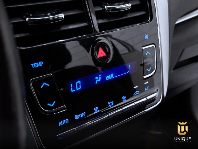 Toyota Yaris Hatch 1.5 16V FLEX XS MULTIDRIVE 2018/2019 prata à venda na Unique Automóveis em Indaiatuba — foto 17