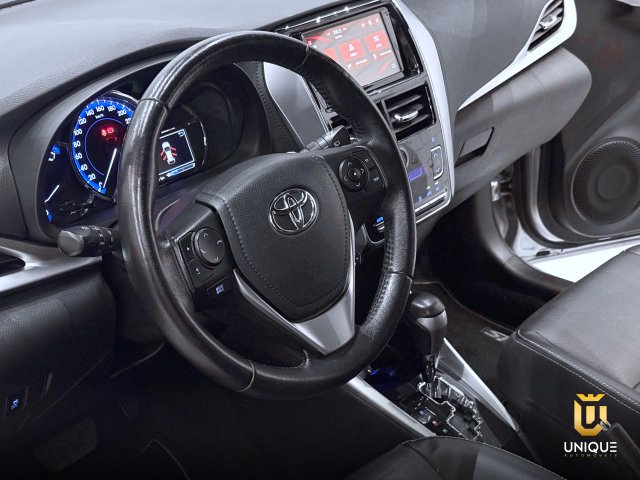 Toyota Yaris Hatch 1.5 16V FLEX XS MULTIDRIVE 2018/2019 prata à venda na Unique Automóveis em Indaiatuba — foto 19