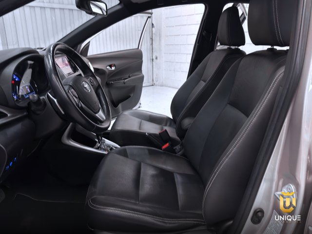 Toyota Yaris Hatch 1.5 16V FLEX XS MULTIDRIVE 2018/2019 prata à venda na Unique Automóveis em Indaiatuba — foto 20