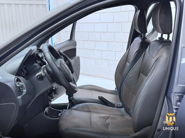 Renault Duster 1.6 16V SCE FLEX DYNAMIQUE X-TRONIC 2017/2018 cinza à venda na Unique Automóveis em Indaiatuba — foto 10