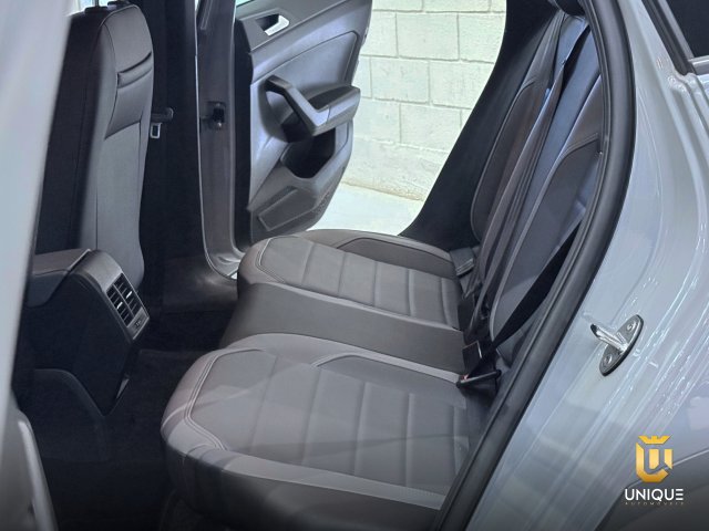 Volkswagen Nivus 1.0 200 TSI TOTAL FLEX HIGHLINE AUTOMÁTICO 2021/2022 cinza à venda na Unique Automóveis em Indaiatuba — foto 18