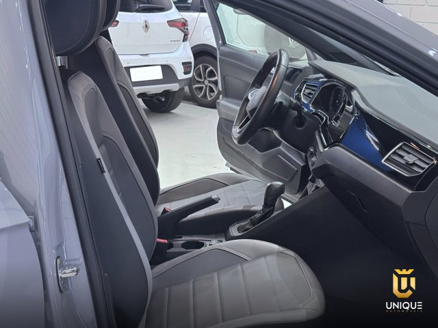 Volkswagen Nivus 1.0 200 TSI TOTAL FLEX HIGHLINE AUTOMÁTICO 2021/2022 cinza à venda na Unique Automóveis em Indaiatuba — foto 20