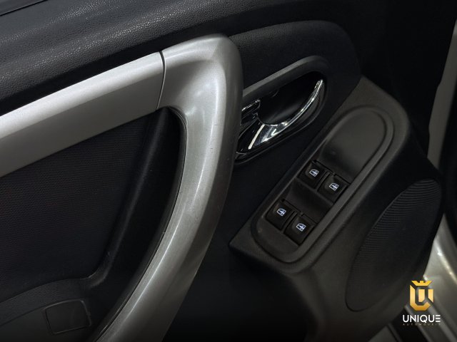 Renault Duster 1.6 16V SCE FLEX EXPRESSION X-TRONIC 2017/2018 prata à venda na Unique Automóveis em Indaiatuba — foto 15