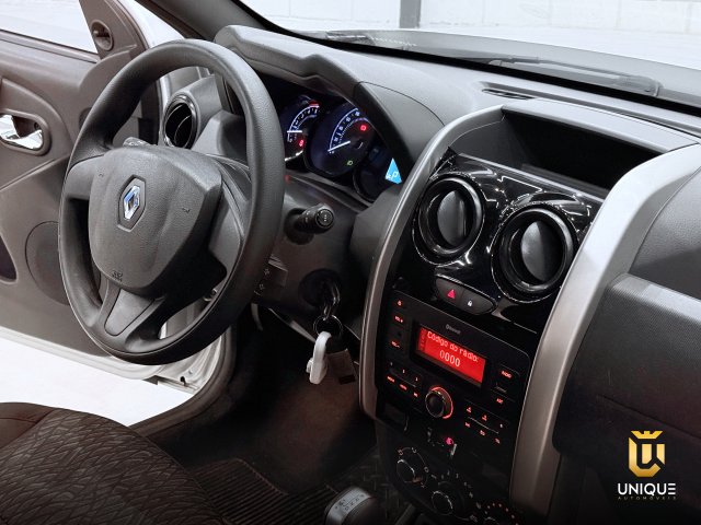 Renault Duster 1.6 16V SCE FLEX EXPRESSION X-TRONIC 2017/2018 prata à venda na Unique Automóveis em Indaiatuba — foto 19