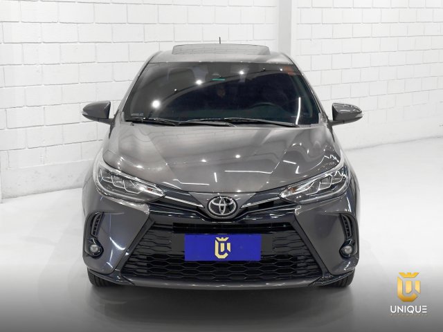 Toyota Yaris Sedan 1.5 16V FLEX SEDAN XLS CONNECT MULTIDRIVE 2022/2023 cinza à venda na Unique Automóveis em Indaiatuba — foto 4