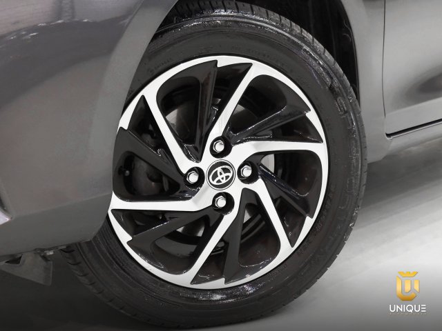 Toyota Yaris Sedan 1.5 16V FLEX SEDAN XLS CONNECT MULTIDRIVE 2022/2023 cinza à venda na Unique Automóveis em Indaiatuba — foto 7