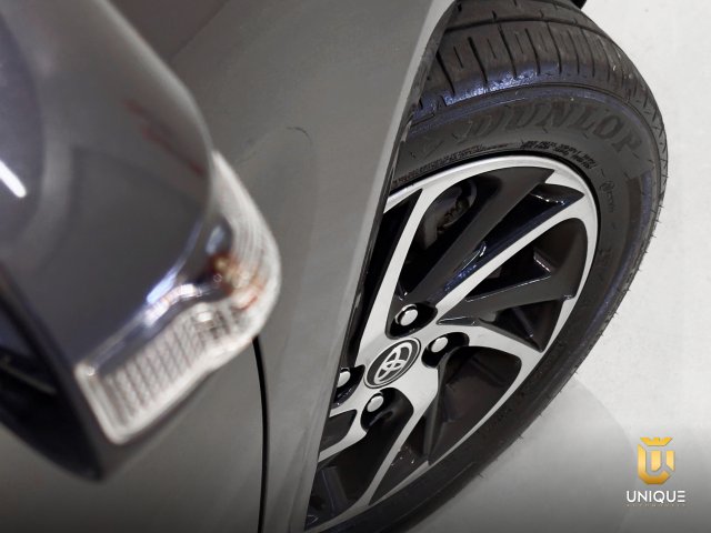 Toyota Yaris Sedan 1.5 16V FLEX SEDAN XLS CONNECT MULTIDRIVE 2022/2023 cinza à venda na Unique Automóveis em Indaiatuba — foto 8
