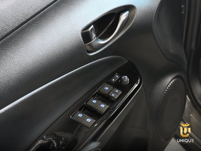 Toyota Yaris Sedan 1.5 16V FLEX SEDAN XLS CONNECT MULTIDRIVE 2022/2023 cinza à venda na Unique Automóveis em Indaiatuba — foto 12