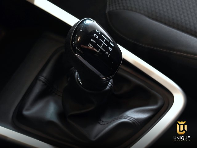 Chevrolet Onix 1.0 FLEX LT MANUAL 2024/2025 preto à venda na Unique Automóveis em Indaiatuba — foto 13
