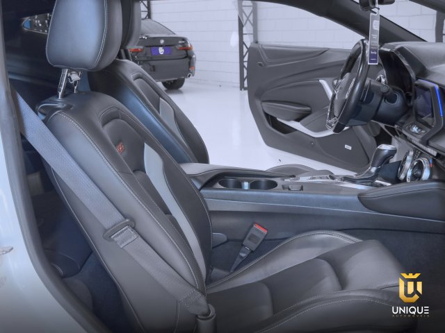 Chevrolet Camaro 6.2 V8 GASOLINA SS AUTOMÁTICO 2020 branco à venda na Unique Automóveis em Indaiatuba — foto 17