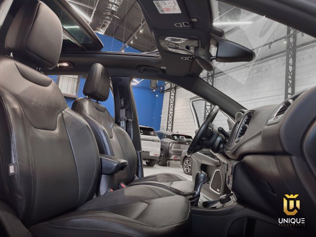 Jeep Compass 2.0 16V DIESEL LIMITED 4X4 AUTOMÁTICO 2019 branco à venda na Unique Automóveis em Indaiatuba — foto 18