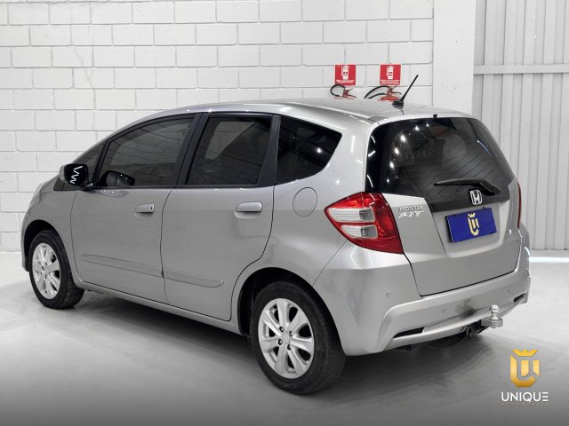 Honda Fit 1.4 LX 16V FLEX 4P MANUAL 2013 cinza à venda na Unique Automóveis em Indaiatuba — foto 6
