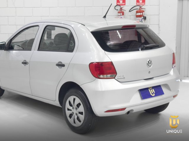 Volkswagen Gol 1.0 MI SPECIAL 8V FLEX 4P MANUAL 2015/2016 prata à venda na Unique Automóveis em Indaiatuba — foto 4