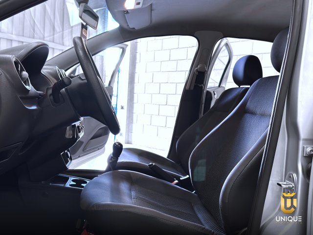 Volkswagen Gol 1.0 MI SPECIAL 8V FLEX 4P MANUAL 2015/2016 prata à venda na Unique Automóveis em Indaiatuba — foto 10