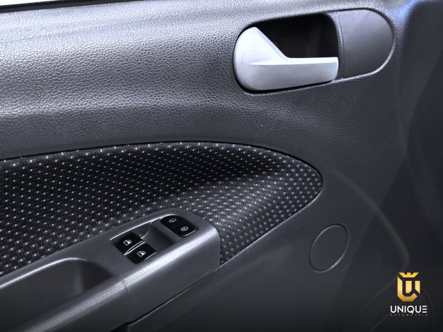 Volkswagen Gol 1.0 MI SPECIAL 8V FLEX 4P MANUAL 2015/2016 prata à venda na Unique Automóveis em Indaiatuba — foto 11