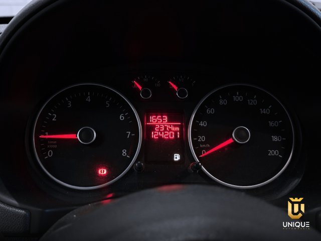 Volkswagen Gol 1.0 MI SPECIAL 8V FLEX 4P MANUAL 2015/2016 prata à venda na Unique Automóveis em Indaiatuba — foto 12
