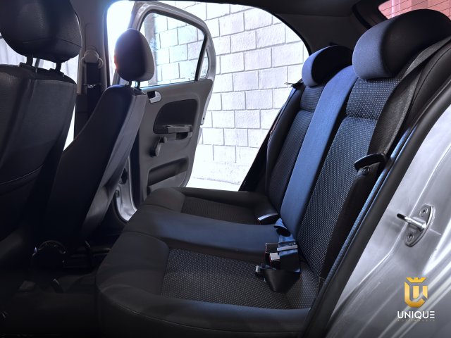 Volkswagen Gol 1.0 MI SPECIAL 8V FLEX 4P MANUAL 2015/2016 prata à venda na Unique Automóveis em Indaiatuba — foto 17