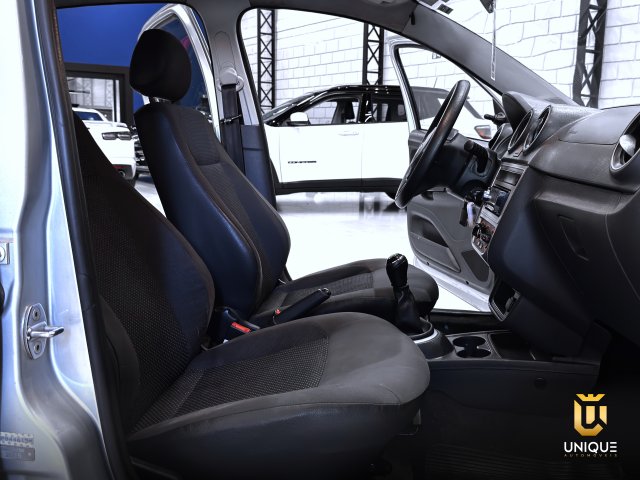 Volkswagen Gol 1.0 MI SPECIAL 8V FLEX 4P MANUAL 2015/2016 prata à venda na Unique Automóveis em Indaiatuba — foto 18