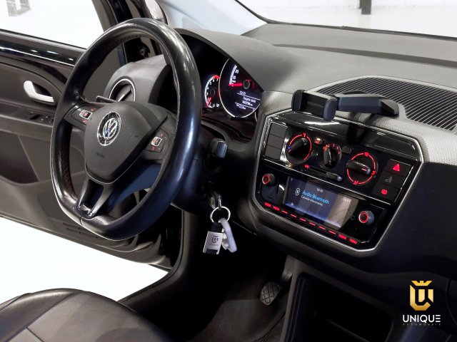Volkswagen Up 1.0 170 TSI TOTAL FLEX XTREME 4P MANUAL 2019/2020 preto à venda na Unique Automóveis em Indaiatuba — foto 14