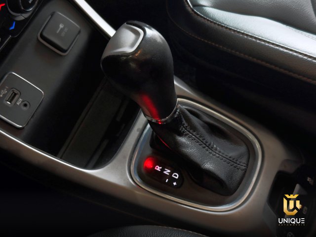 Jeep Compass 2.0 16V FLEX LONGITUDE AUTOMÁTICO 2019 branco à venda na Unique Automóveis em Indaiatuba — foto 13