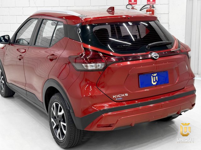 Nissan Kicks 1.6 16V FLEXSTART SENSE XTRONIC 2022 vermelho à venda na Unique Automóveis em Indaiatuba — foto 6
