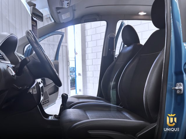 Volkswagen Fox 1.6 MSI COMFORTLINE 8V FLEX 4P MANUAL 2014/2015 azul à venda na Unique Automóveis em Indaiatuba — foto 12