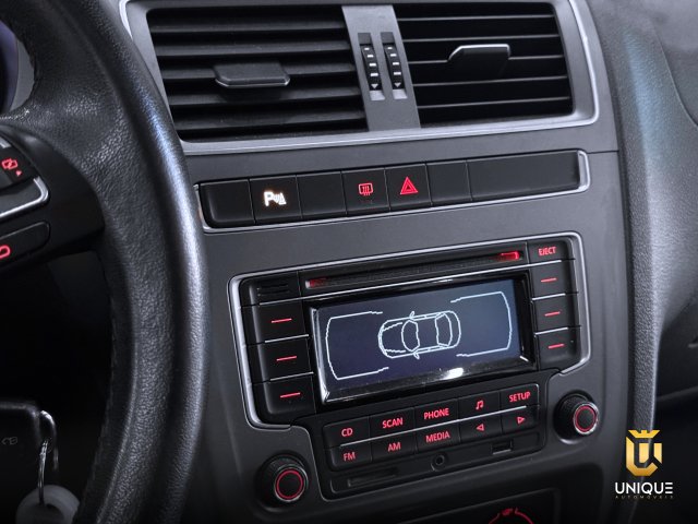Volkswagen Fox 1.6 MSI COMFORTLINE 8V FLEX 4P MANUAL 2014/2015 azul à venda na Unique Automóveis em Indaiatuba — foto 14