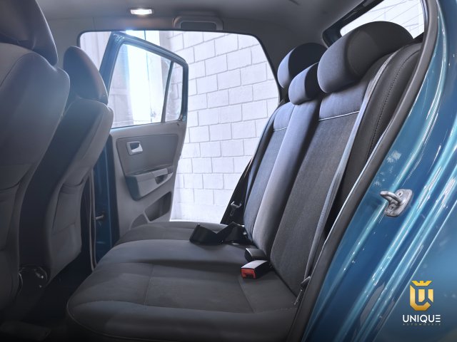 Volkswagen Fox 1.6 MSI COMFORTLINE 8V FLEX 4P MANUAL 2014/2015 azul à venda na Unique Automóveis em Indaiatuba — foto 16