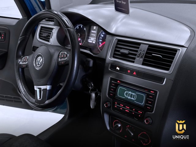 Volkswagen Fox 1.6 MSI COMFORTLINE 8V FLEX 4P MANUAL 2014/2015 azul à venda na Unique Automóveis em Indaiatuba — foto 18