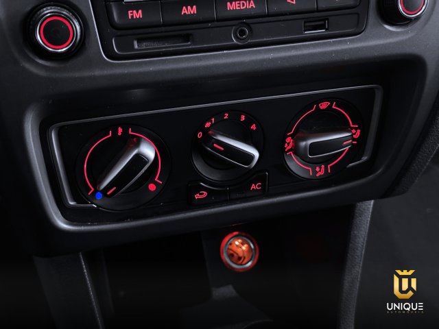 Volkswagen Fox 1.6 MSI COMFORTLINE 8V FLEX 4P MANUAL 2014/2015 azul à venda na Unique Automóveis em Indaiatuba — foto 20