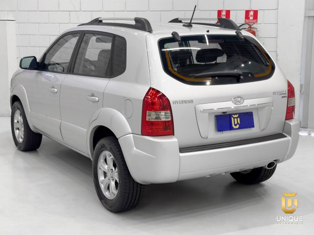 Hyundai Tucson 2.0 MPFI GLS 16V 143CV 2WD FLEX 4P AUTOMÁTICO 2016/2017 prata à venda na Unique Automóveis em Indaiatuba — foto 6