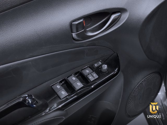 Toyota Yaris Hatch 1.5 16V FLEX XLS CONNECT MULTIDRIVE 2022/2023 cinza à venda na Unique Automóveis em Indaiatuba — foto 10