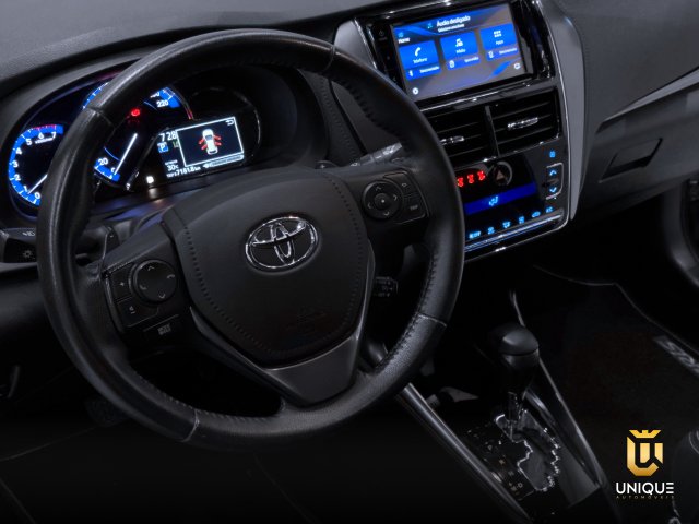 Toyota Yaris Hatch 1.5 16V FLEX XLS CONNECT MULTIDRIVE 2022/2023 cinza à venda na Unique Automóveis em Indaiatuba — foto 11