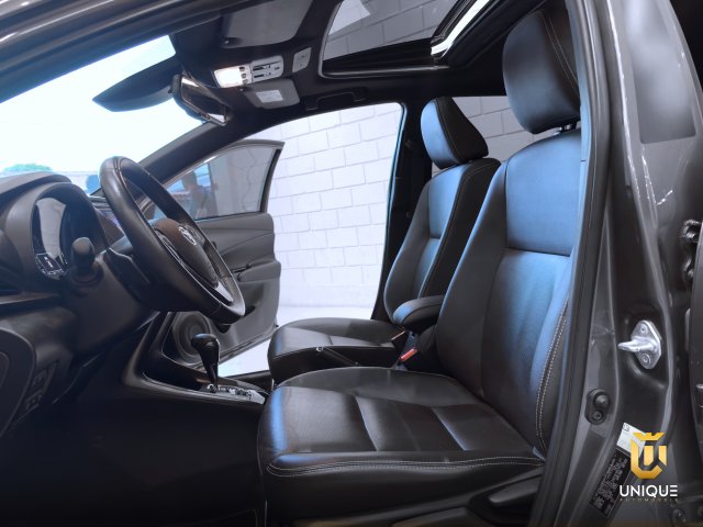 Toyota Yaris Hatch 1.5 16V FLEX XLS CONNECT MULTIDRIVE 2022/2023 cinza à venda na Unique Automóveis em Indaiatuba — foto 17