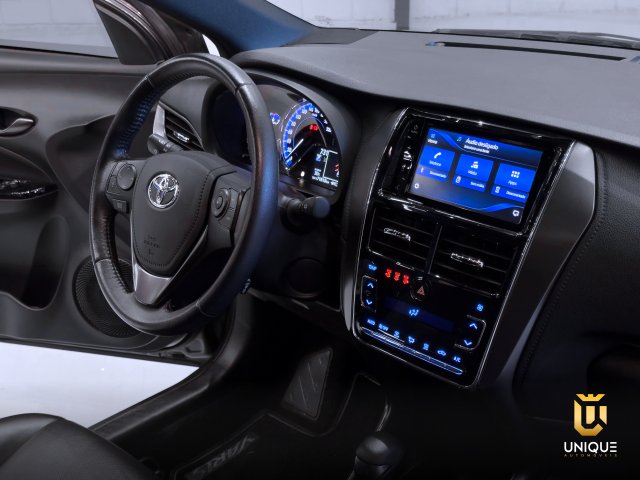 Toyota Yaris Hatch 1.5 16V FLEX XLS CONNECT MULTIDRIVE 2022/2023 cinza à venda na Unique Automóveis em Indaiatuba — foto 19
