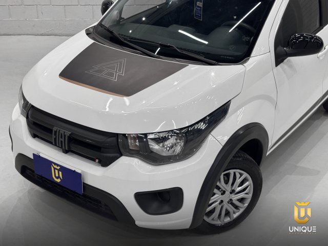 Fiat Mobi 1.0 EVO FLEX TREKKING MANUAL 2023/2024 branco à venda na Unique Automóveis em Indaiatuba — foto 3