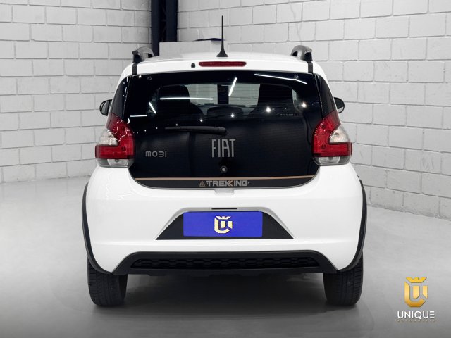 Fiat Mobi 1.0 EVO FLEX TREKKING MANUAL 2023/2024 branco à venda na Unique Automóveis em Indaiatuba — foto 5