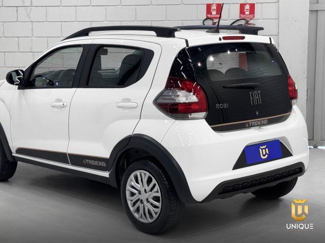 Fiat Mobi 1.0 EVO FLEX TREKKING MANUAL 2023/2024 branco à venda na Unique Automóveis em Indaiatuba — foto 6