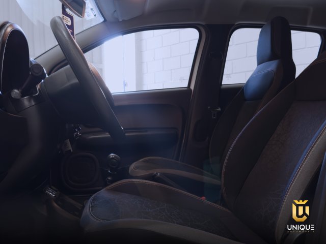 Fiat Mobi 1.0 EVO FLEX TREKKING MANUAL 2023/2024 branco à venda na Unique Automóveis em Indaiatuba — foto 17