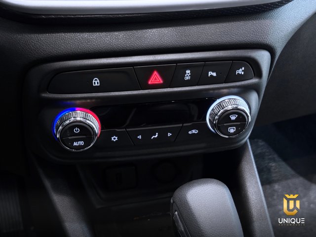 Chevrolet Tracker 1.2 TURBO FLEX PREMIER AUTOMÁTICO 2023/2024 prata à venda na Unique Automóveis em Indaiatuba — foto 15