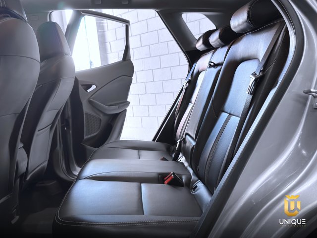 Chevrolet Tracker 1.2 TURBO FLEX PREMIER AUTOMÁTICO 2023/2024 prata à venda na Unique Automóveis em Indaiatuba — foto 18
