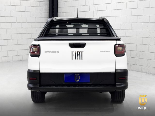 Fiat Strada 1.3 FIREFLY FLEX VOLCANO CD CVT 2022/2023 branco à venda na Unique Automóveis em Indaiatuba — foto 5