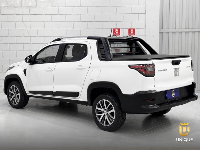 Fiat Strada 1.3 FIREFLY FLEX VOLCANO CD CVT 2022/2023 branco à venda na Unique Automóveis em Indaiatuba — foto 6